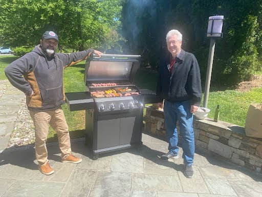 Beim Potluck Grillen